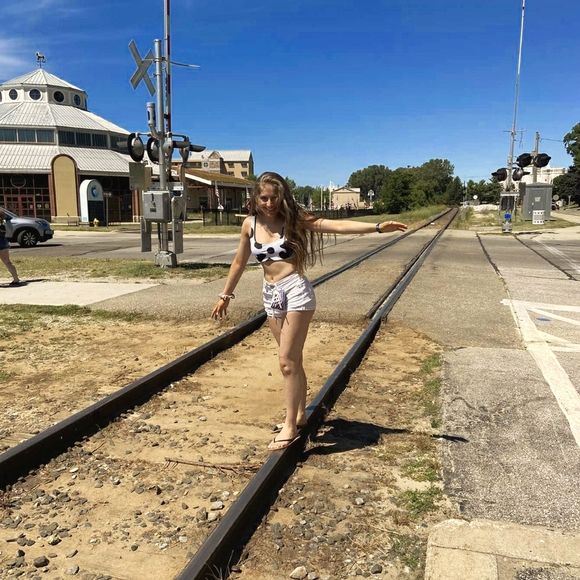 Meet your Posher, Lexi - Picture 1 of 1